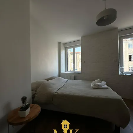 L'escale A Deux Pas De La Gare & Netflix, Lejlighed